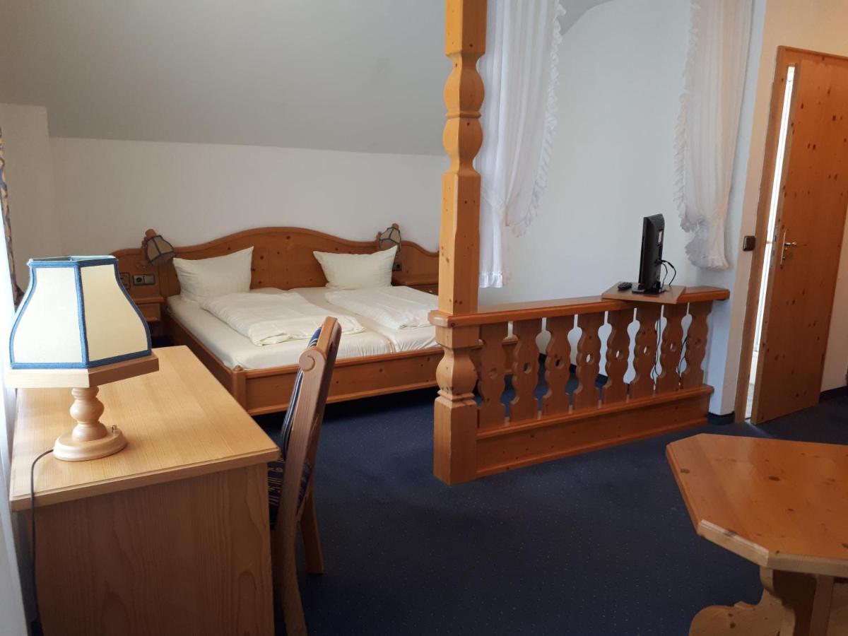 Hotel - Gasthof Spessarttor & Hotel Bergwiesen - Zimmer Mit Balkon Lohr Buitenkant foto