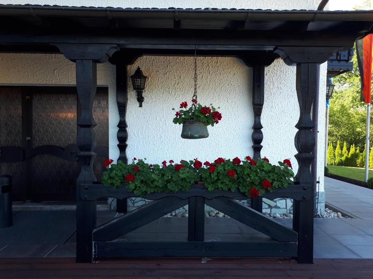 Hotel - Gasthof Spessarttor & Hotel Bergwiesen - Zimmer Mit Balkon Lohr Buitenkant foto