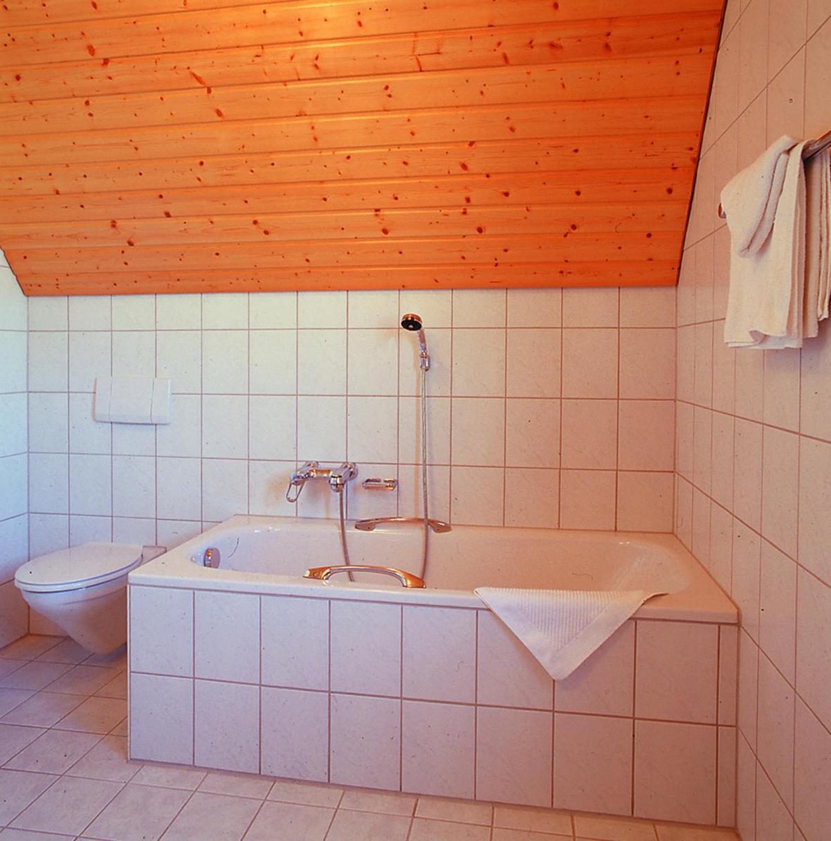 Hotel - Gasthof Spessarttor & Hotel Bergwiesen - Zimmer Mit Balkon Lohr Buitenkant foto