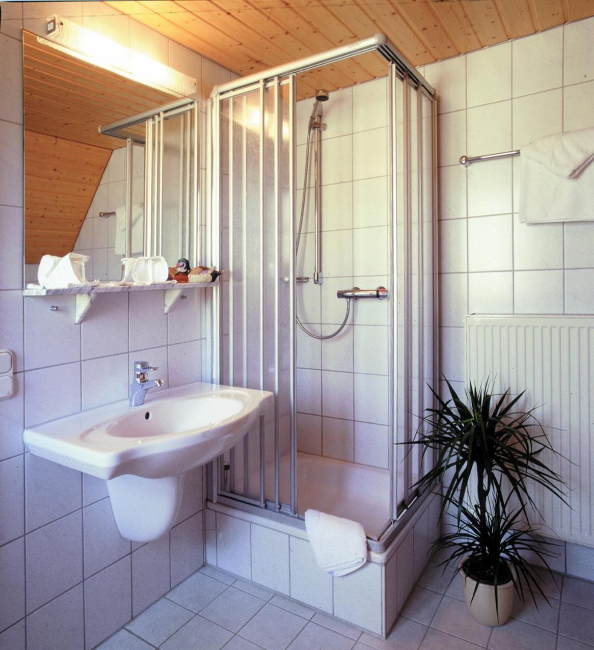 Hotel - Gasthof Spessarttor & Hotel Bergwiesen - Zimmer Mit Balkon Lohr Buitenkant foto